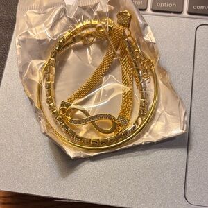 Elegant Gold Infinity Necklace and Bracelet Set